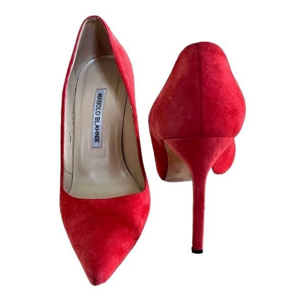 Manolo Blahnik Suede Leather Pumps. - Picture 1 of 11